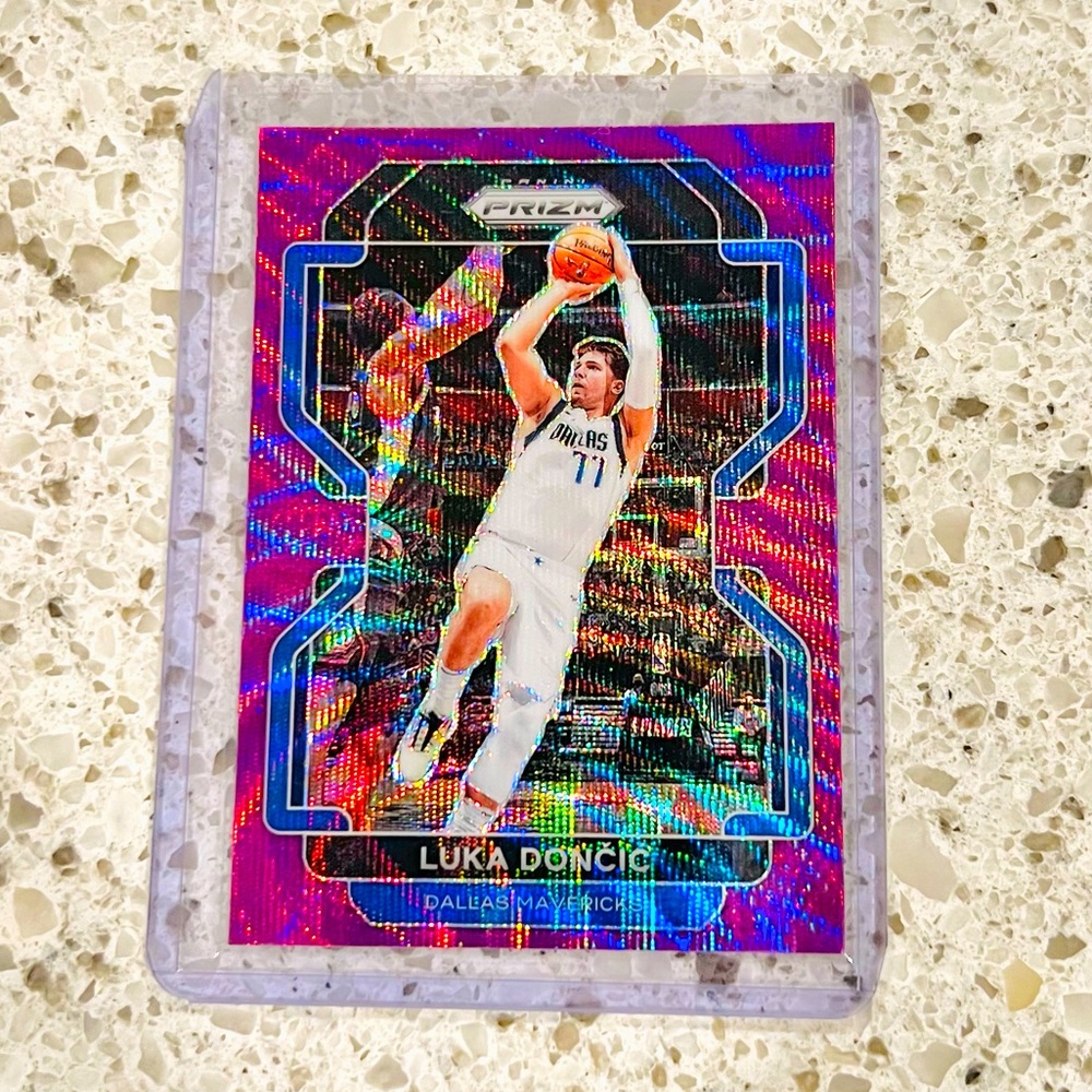 LUKA DONCIC PURPLE PRIZM CARD NBA PRIZM 21-22
